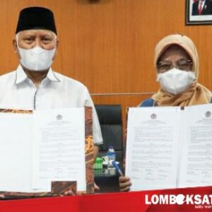 Penandatanganan Fakta Integritas antara Kepala Kantor Wilayah Ditjen Perbendaharaan Provinsi NTB, Kepala KPPN Selong
