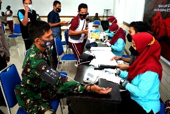 Suasana kegiatan donor darah dalam rangka sambut hari jadi Lombok Timur