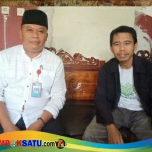 Kepala Dusun Karang Ide I Desa Bilebante Kecamatan Pringgarata (kanan) saat bersilaturahmi dengan Sekretaris FKD