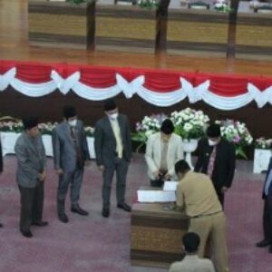 Eksekutif bersama legislatif berrsama Penandatanganan KUA-PPAS tahun anggaran 2022