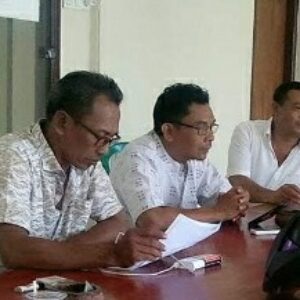 M.Irpan (kiri) bersama para petinggi Gapensi Lombok Tengah bahasa proyek mapolres