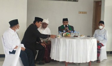 HL. Pathul Bahri dan para tokoh di Lombok Tengah saat menerima kunjungan Ketua PBNU, KH.Said Aqiel Siradj