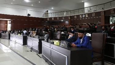 Sidang paripurna DPRD Lombok Timur