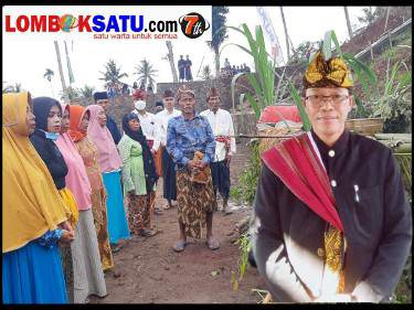 Sekda Lotim HM Juaini Taofik (kanan/photo dok) dan warga gelar ritual