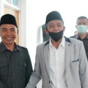 Ihwan Sutrisno (Baju hitam) bersama Bupati Lombok Tengah, HL.Parhul Bahri