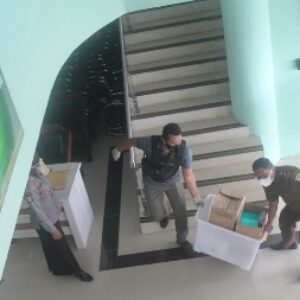 Kejari saat menggeledah RSUD Praya, bulam Januari 2022 lalu (foto dokumen)