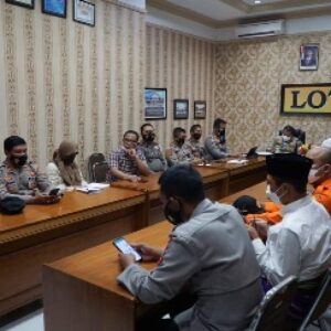 Bupati Lombok Timur HM Sukiman Azmy mengikuti Rakor yang digelar Kapolri guna membahas pengamanan Idul Fitri