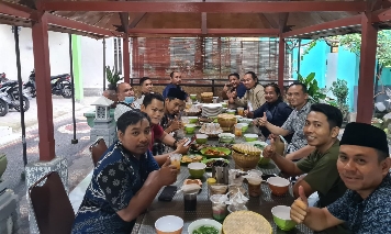 Buka bersama jajaran Polsek Praya Tengah dengan awak media dan aktivis se-Kecamatan Praya Tengah