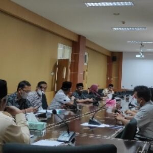 DPRD Loteng bertemu dengan pihak PT Nindya Karya bahas sosial rekondisi jalan