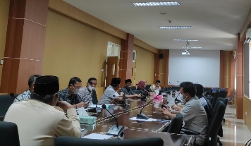 DPRD Loteng bertemu dengan pihak PT Nindya Karya bahas sosial rekondisi jalan