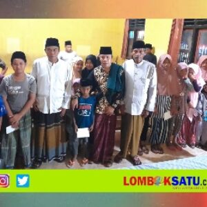 Anggota DPRD Kabupaten Lombok Tengah Lalu Muhiban bersama PAC Gerindra Praya Tengah melaksanakan kegiatan santunan di Desa Pejanggik