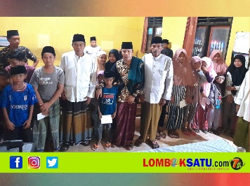 Anggota DPRD Kabupaten Lombok Tengah Lalu Muhiban bersama PAC Gerindra Praya Tengah melaksanakan kegiatan santunan di Desa Pejanggik