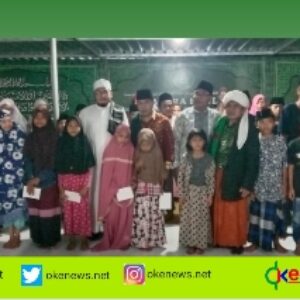 Anggota DPRD Kabupaten Lombok Tengah Lalu Muniban saat mengadakan santunan yatim dan kaum duafa di Yayasan Tiga Wali beberapa hari lalu