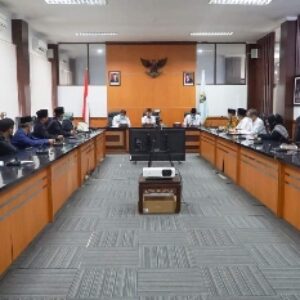 Bupati Lombok Timur gelar Rakor bahas bansos