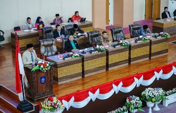 Sidang paripurna dewan bahas Ranperda tentang LPJ APBD Anggaran 2021