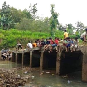 Pembangunan jembatan Pemoles Batujangkih