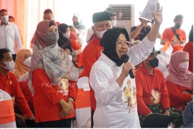Mensos Rismaharini saat menghadiri puncak hari anak nasional di Lombok Timur
