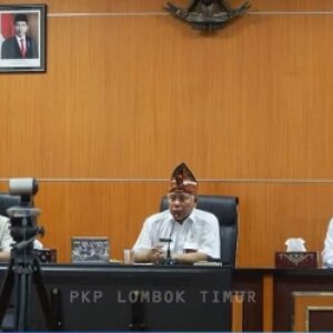 Bupati Lombok Timur HM Sukiman Azmy pimpin rapat penanganan air bersih