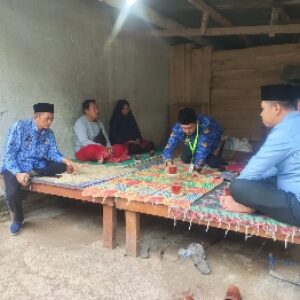 Bupati hadir di rumah duka di Desa AIK Berik Batukliang Utara